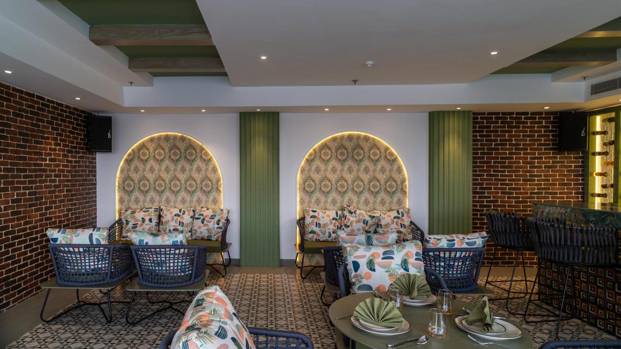 Regenta Place Amritsar By Royal Orchid Hotels Limited Bagian luar foto