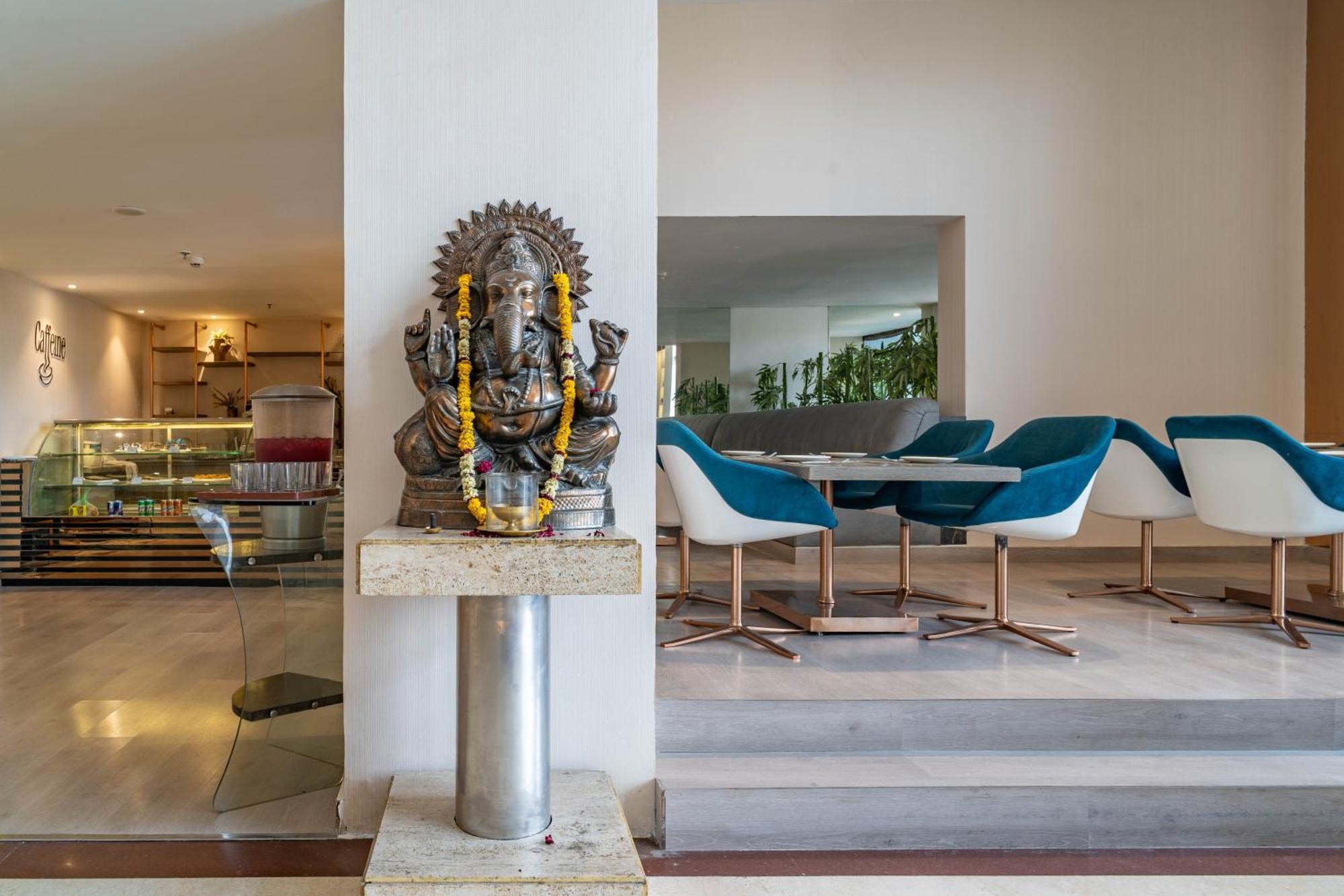 Regenta Place Amritsar By Royal Orchid Hotels Limited Bagian luar foto