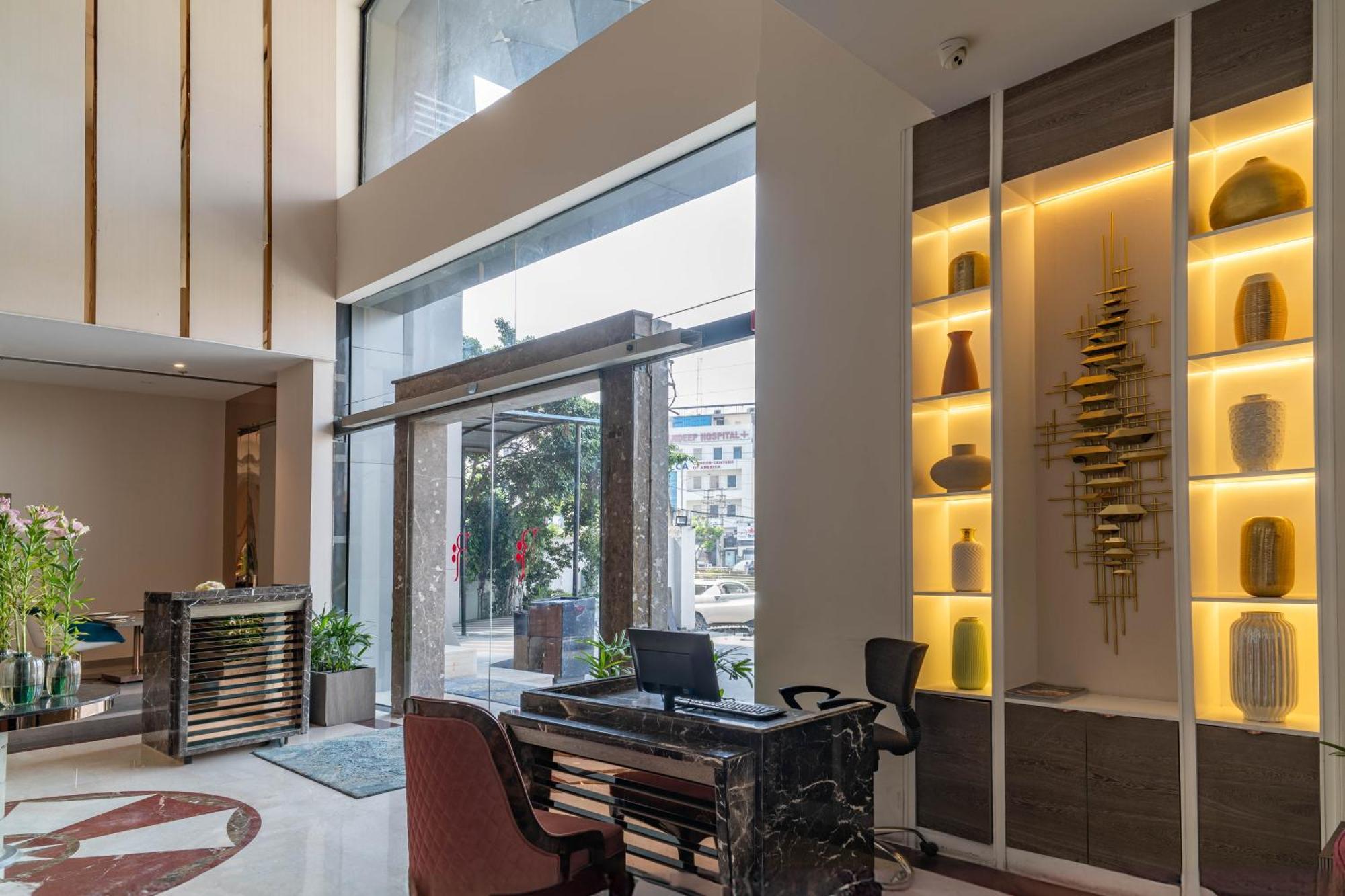 Regenta Place Amritsar By Royal Orchid Hotels Limited Bagian luar foto